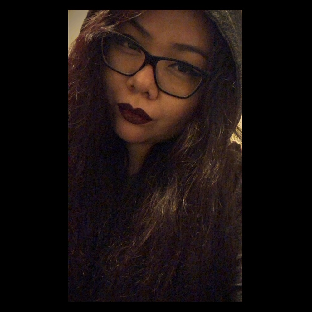 Meet your Posher, Romane.